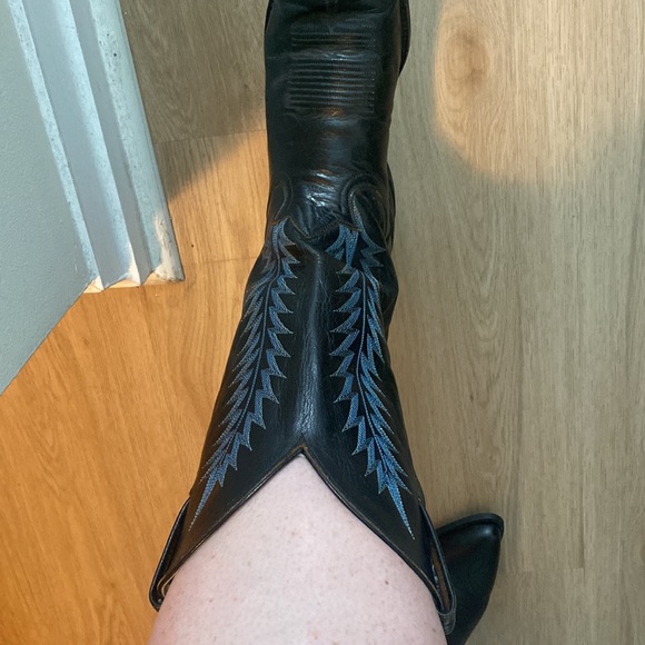 Tony Lama Vintage Boots - Picture 3 of 6